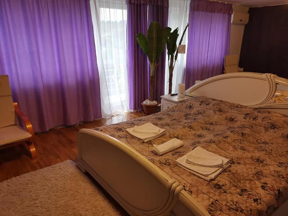 Hotel Stars Livezeni Ivanesti Esterno foto